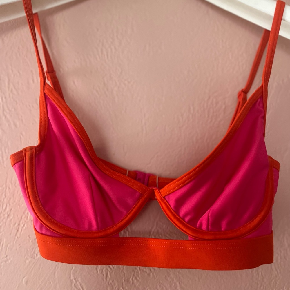 ASOS bikini top. - Picture 7 of 9